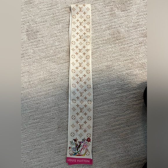 2025 Louis Vuitton takashi murakami bandeau scarf silk flower - Picture 4 of 4